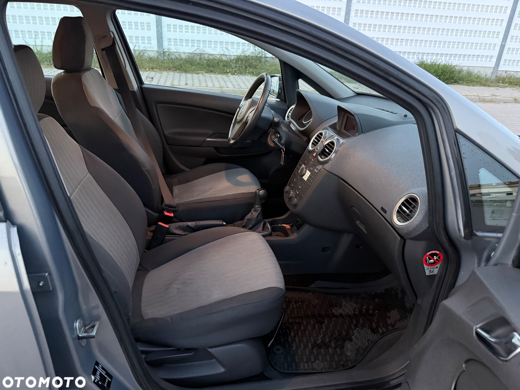 Opel Corsa 1.4 16V Cosmo - 12