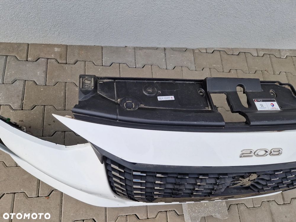 Zderzak Peugeot 208 II  model 2019 - - 4