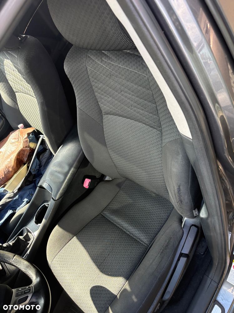 Toyota Avensis 2.2 D-4D Prestige - 17