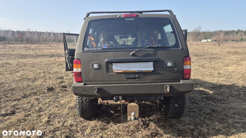 Jeep Cherokee - 2