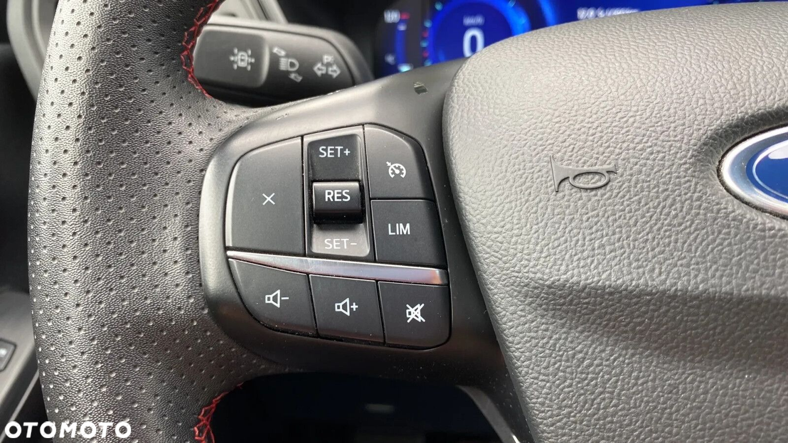 Ford Kuga - 18
