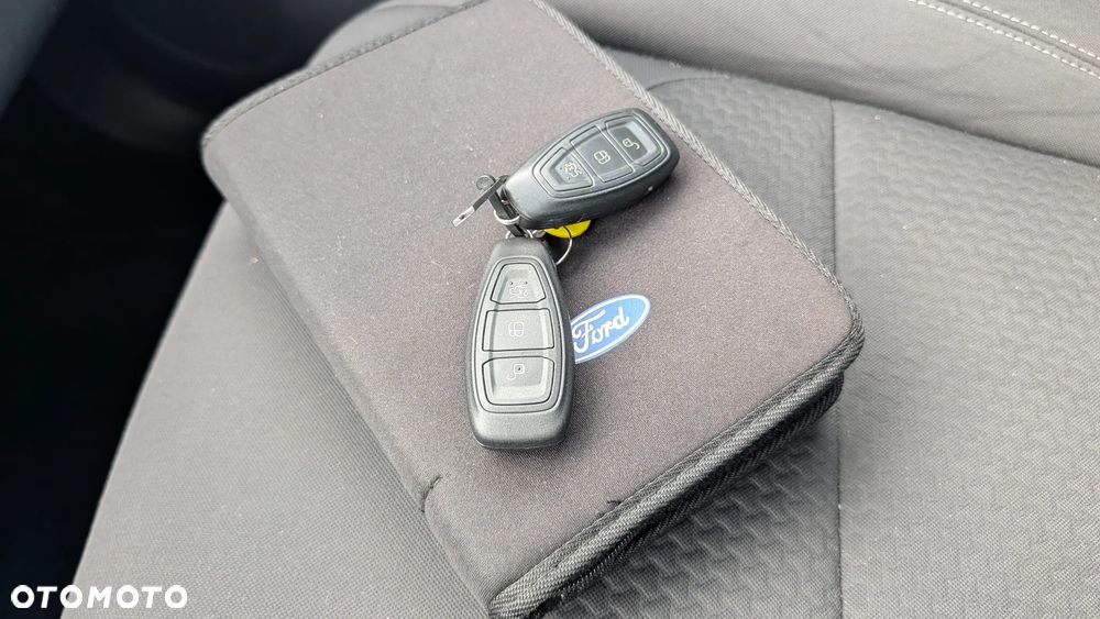 Ford Kuga 1.5 EcoBoost 2x4 Business Edition - 22