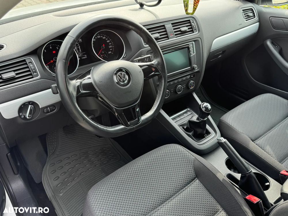 Volkswagen Jetta 1.2 TSI Comfortline - 11