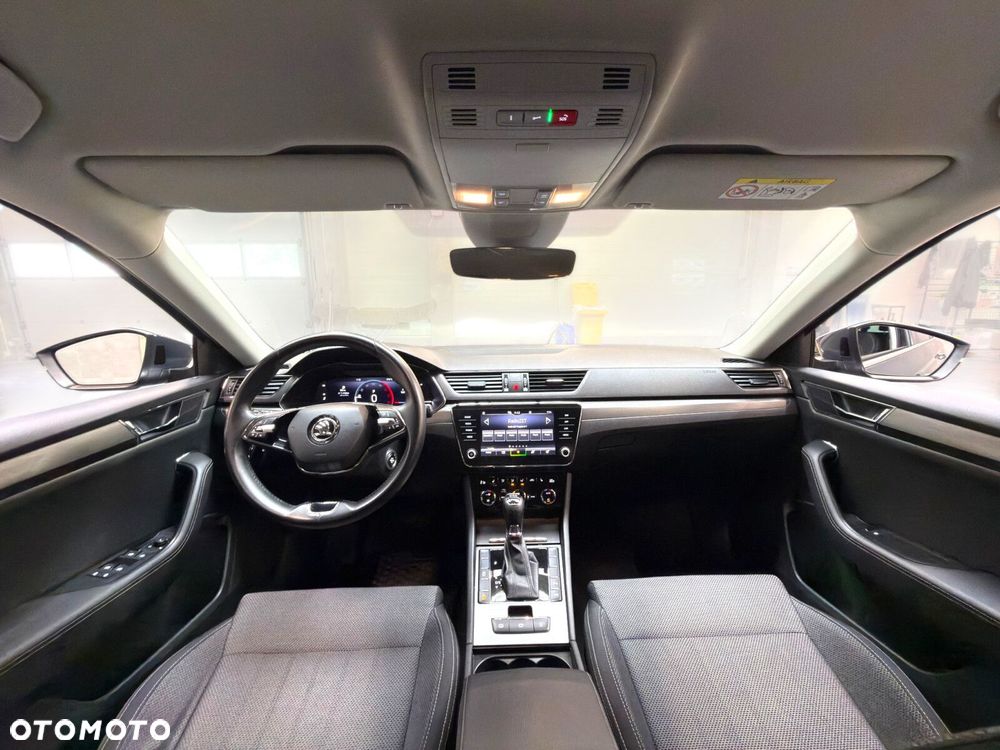 Skoda Superb 2.0 TDI SCR Style DSG - 30