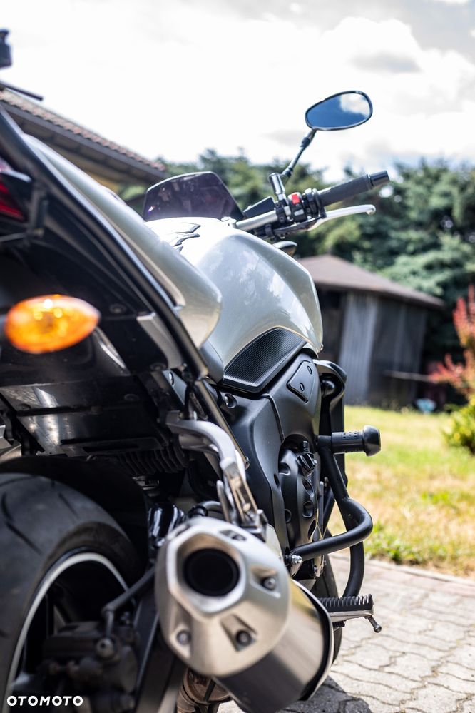 Yamaha FZ - 7