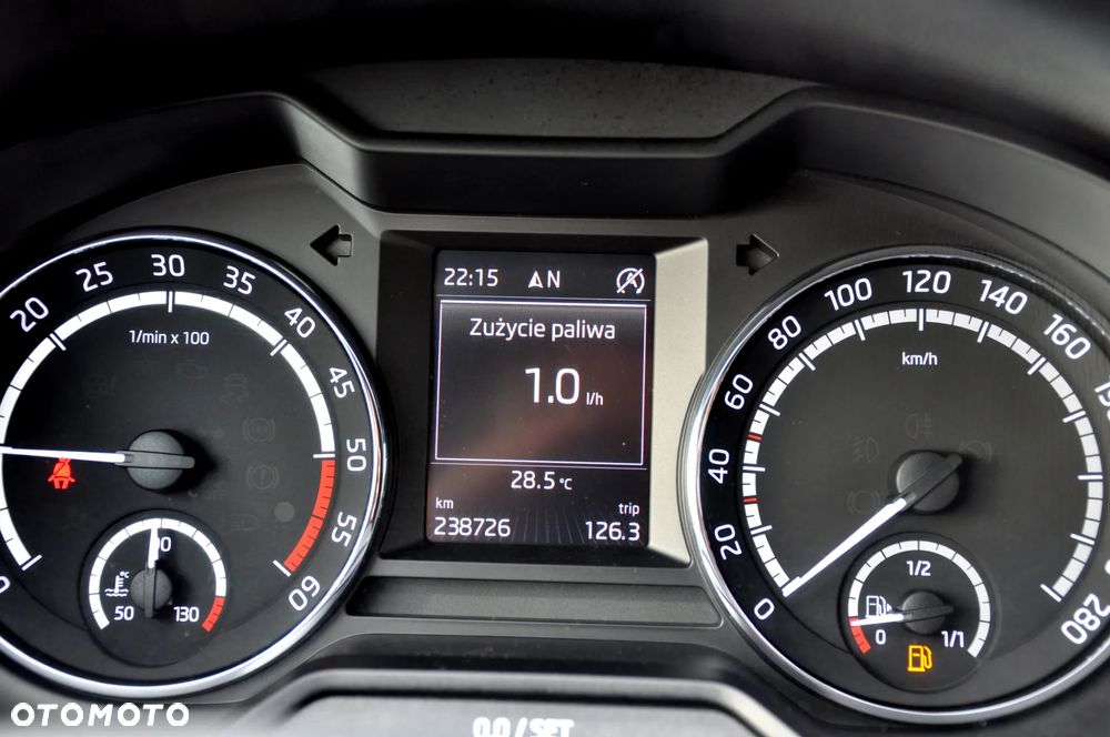 Skoda Octavia 2.0 TDI (Green tec) DSG RS - 40