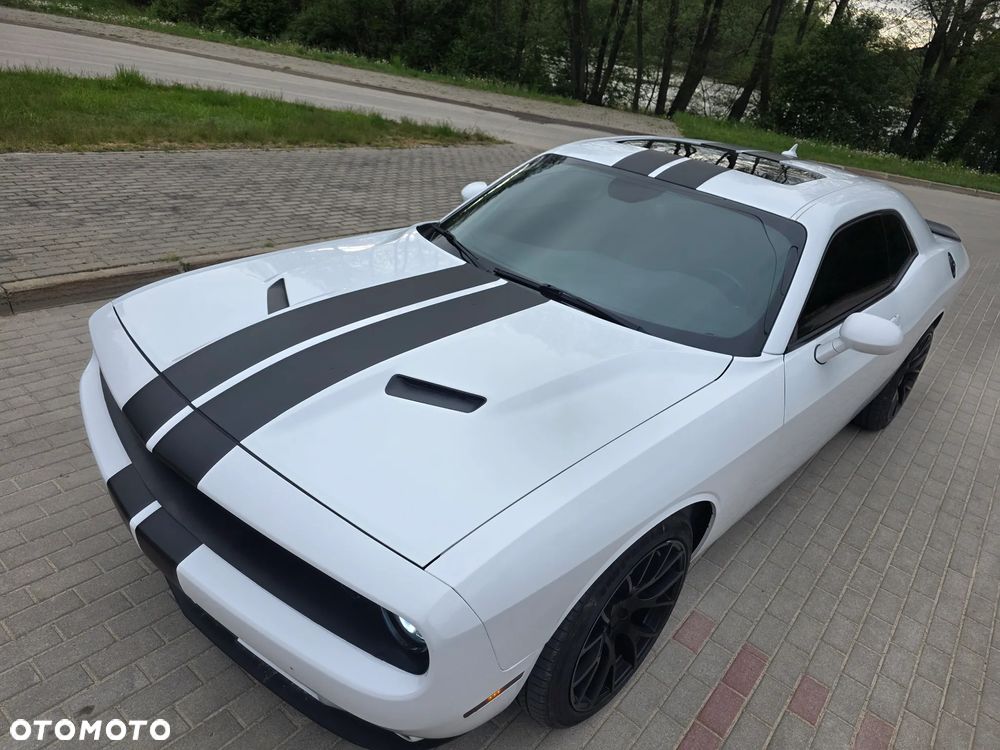 Dodge Challenger - 4