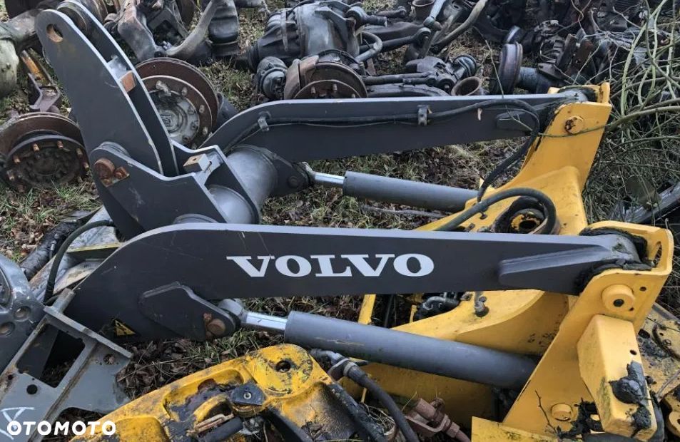 Volvo L30 - Ramie Ładowarki - 1
