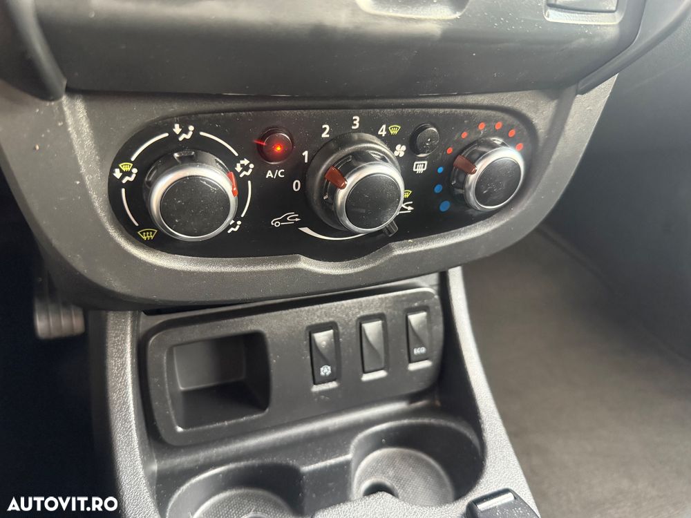 Dacia Duster 1.6 SCe Essential - 6