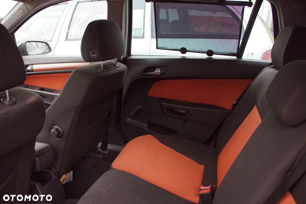 Auto na części - Opel Astra H III 1.7 CDTI 101 KM Z17DTH F23 Z155 2004R Silnik Skrzynia Drzwi Maska Błotnik Zderzak Klapa Lampa Lusterko Klamka Szyba Deska Kokpit Sterownik Moduł Czujnik Licznik Wyświetlacz Panel Kierownica - 16