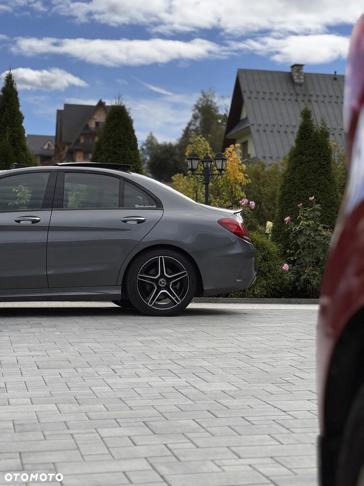 Mercedes-Benz Klasa C 300 4Matic 9G-TRONIC AMG Line - 7