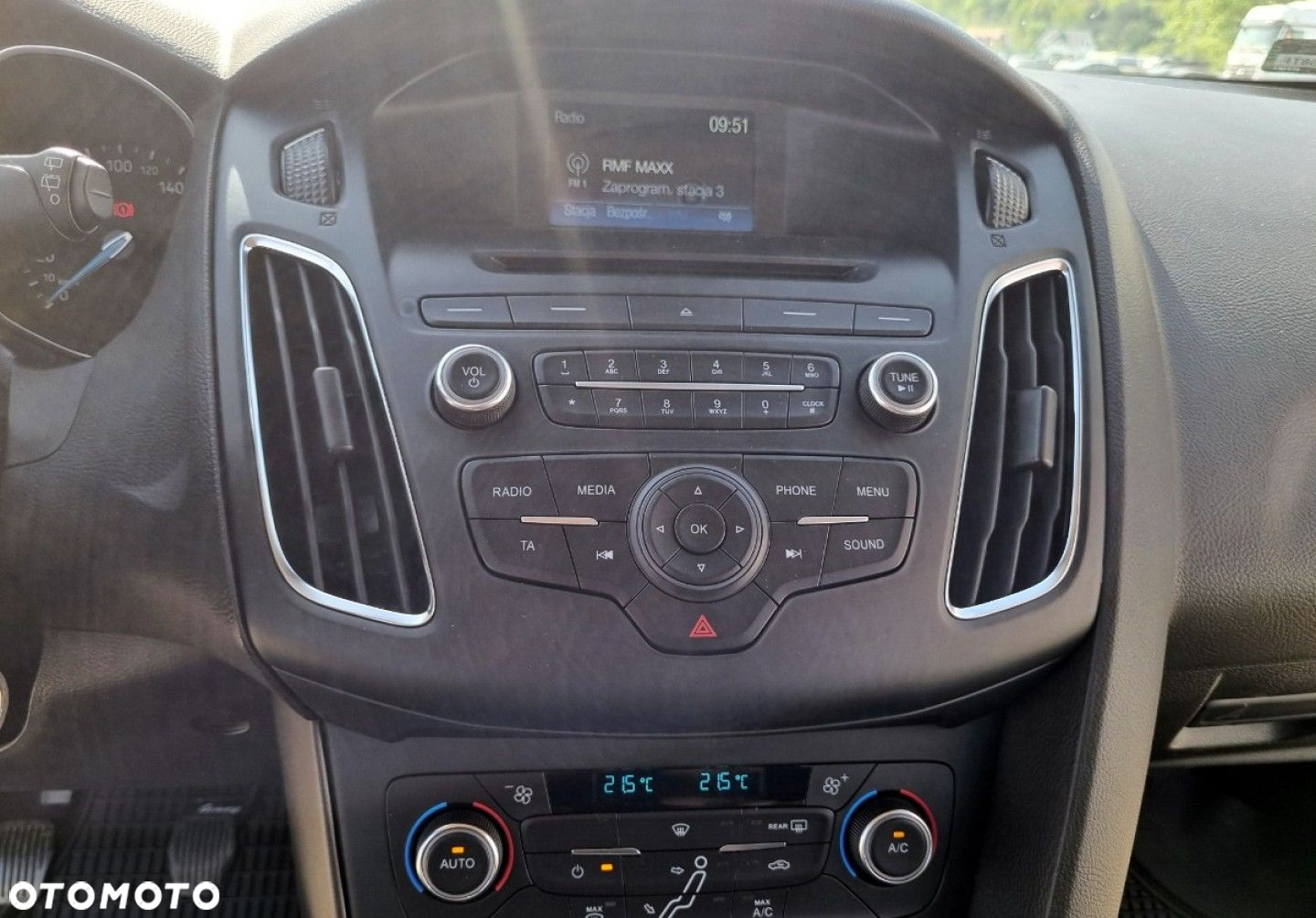 Ford Focus - 32