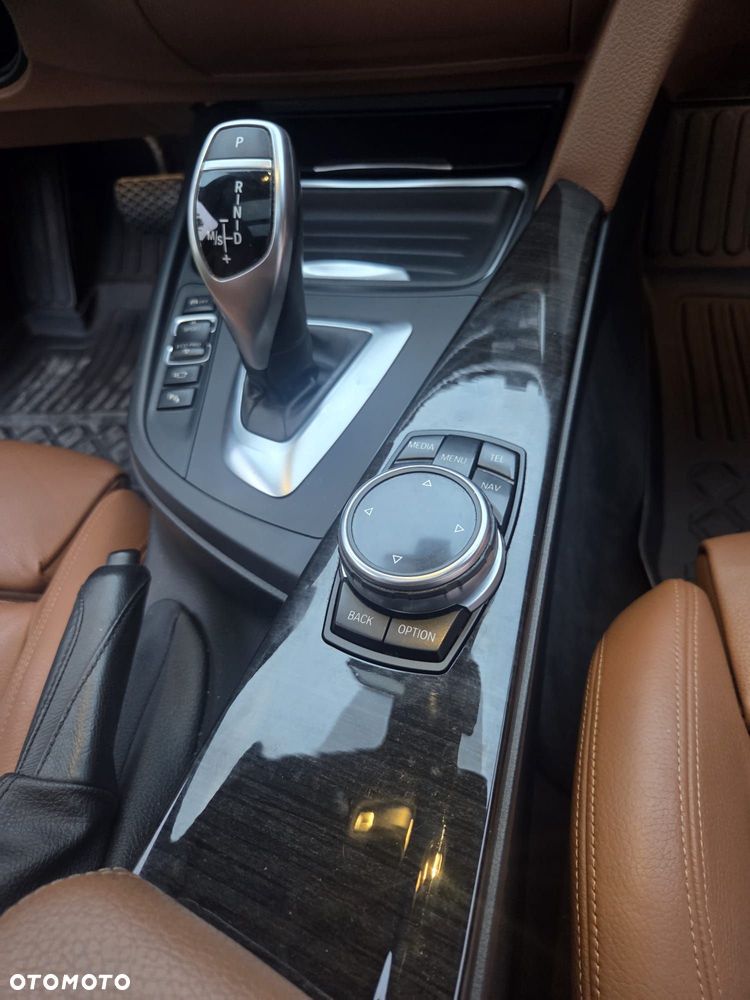 BMW Seria 3 320d xDrive Luxury Line - 10