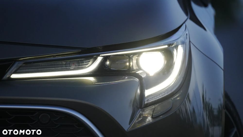 Toyota Corolla 2.0 Hybrid Executive - 7