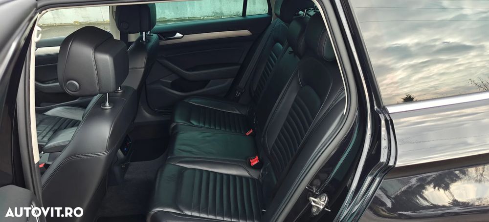 Volkswagen Passat Variant 2.0 TDI SCR 4Motion DSG Highline - 12
