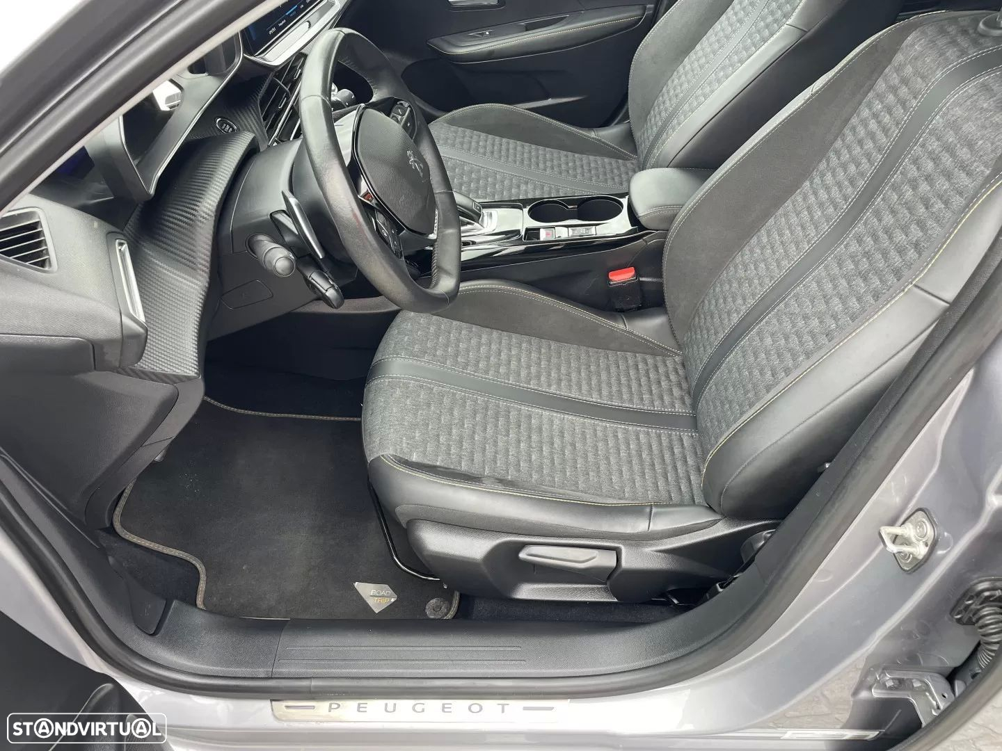 Peugeot 208 1.2 PureTech Allure Roadtrip EAT8 - 13