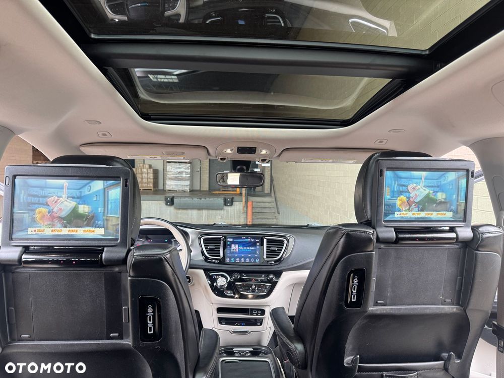 Chrysler Pacifica - 13