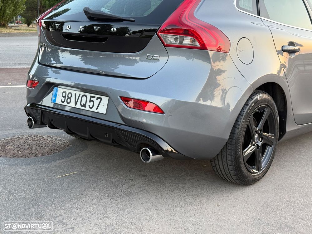 Volvo V40 D2 R Design — fotografia 18