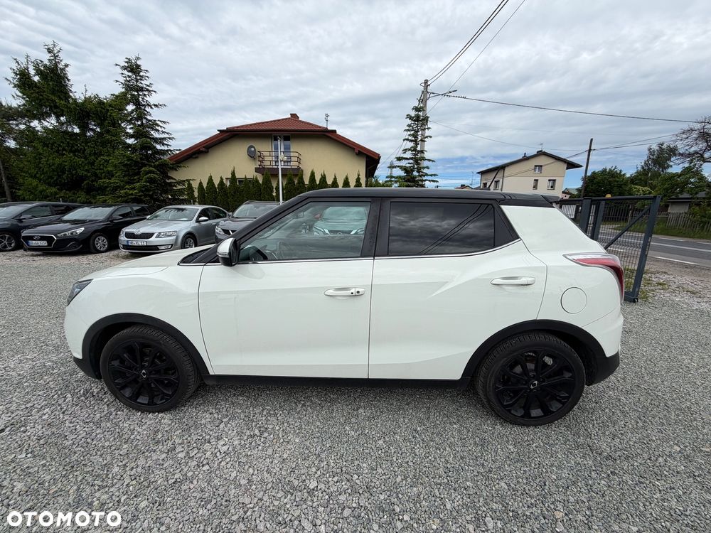 SsangYong/KGM Tivoli e-XGi 160 2WD Black+White - 7