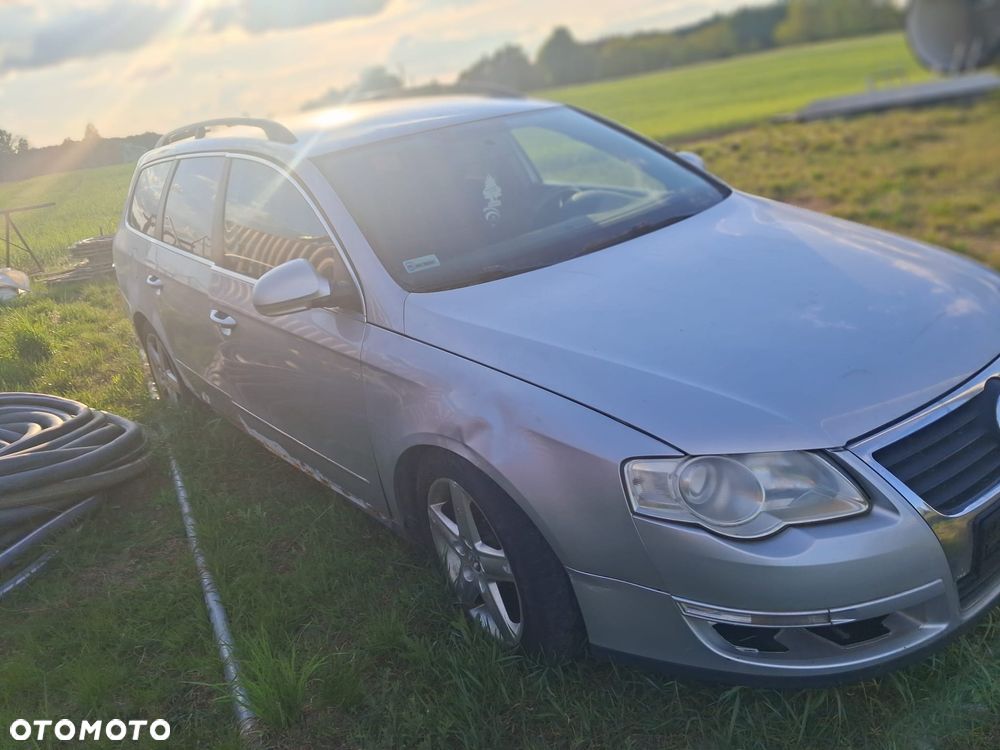 Volkswagen Passat - 2