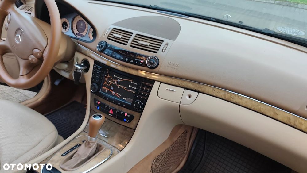 Mercedes-Benz Klasa E 320 CDI Avantgarde Sport Edition - 36