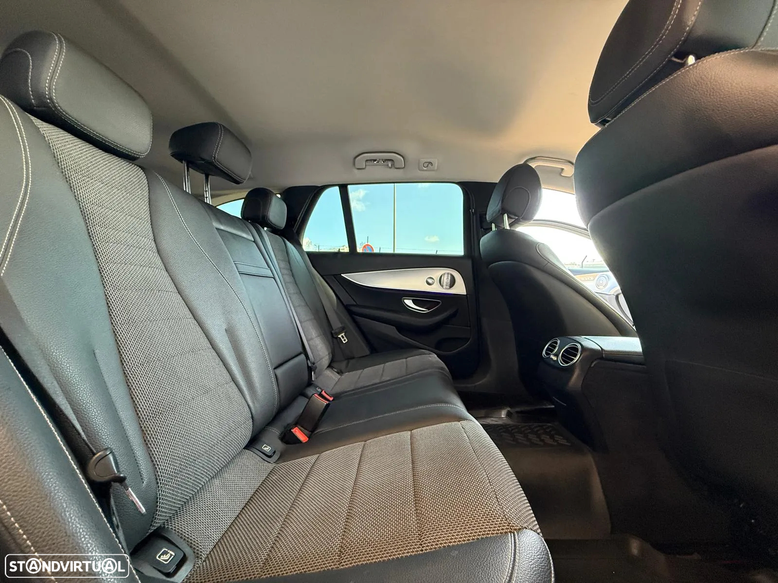 Mercedes-Benz E 200 d Exclusive Line - 34