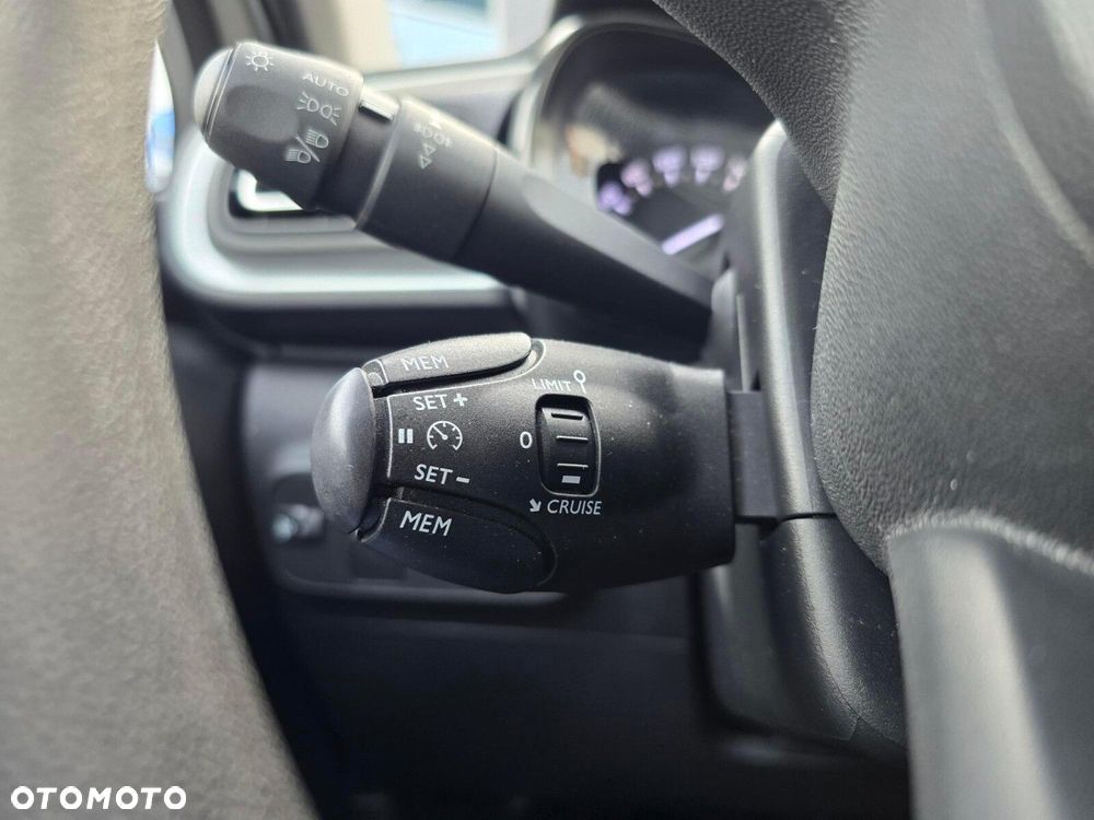 Citroën C3 1.2 PureTech Shine - 23