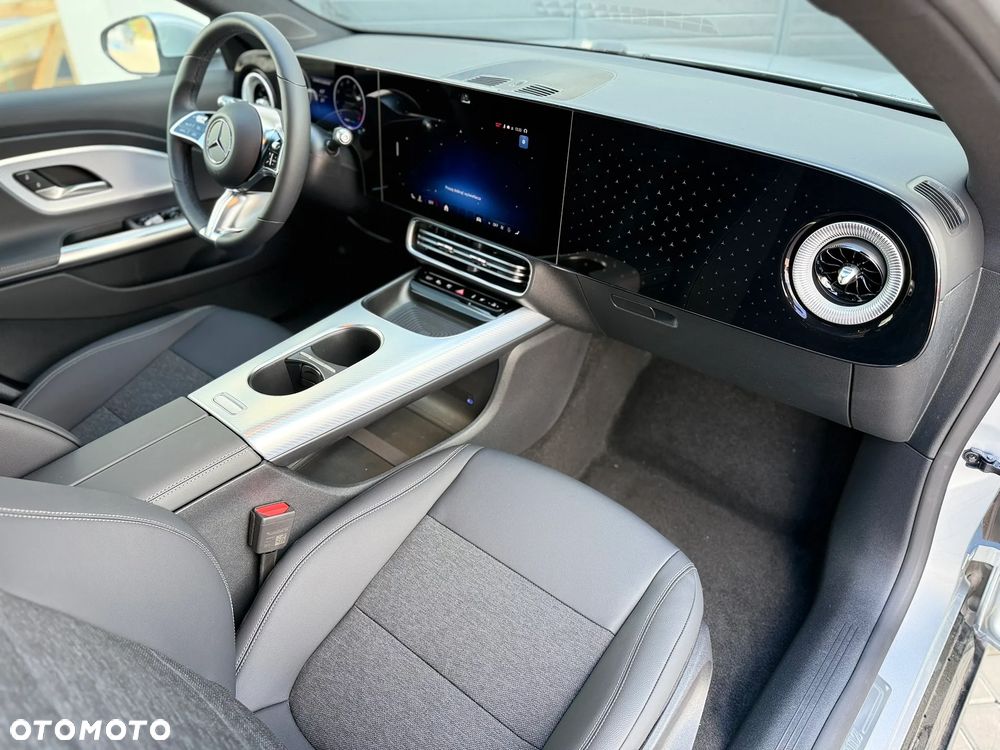 Mercedes-Benz CLA - 24
