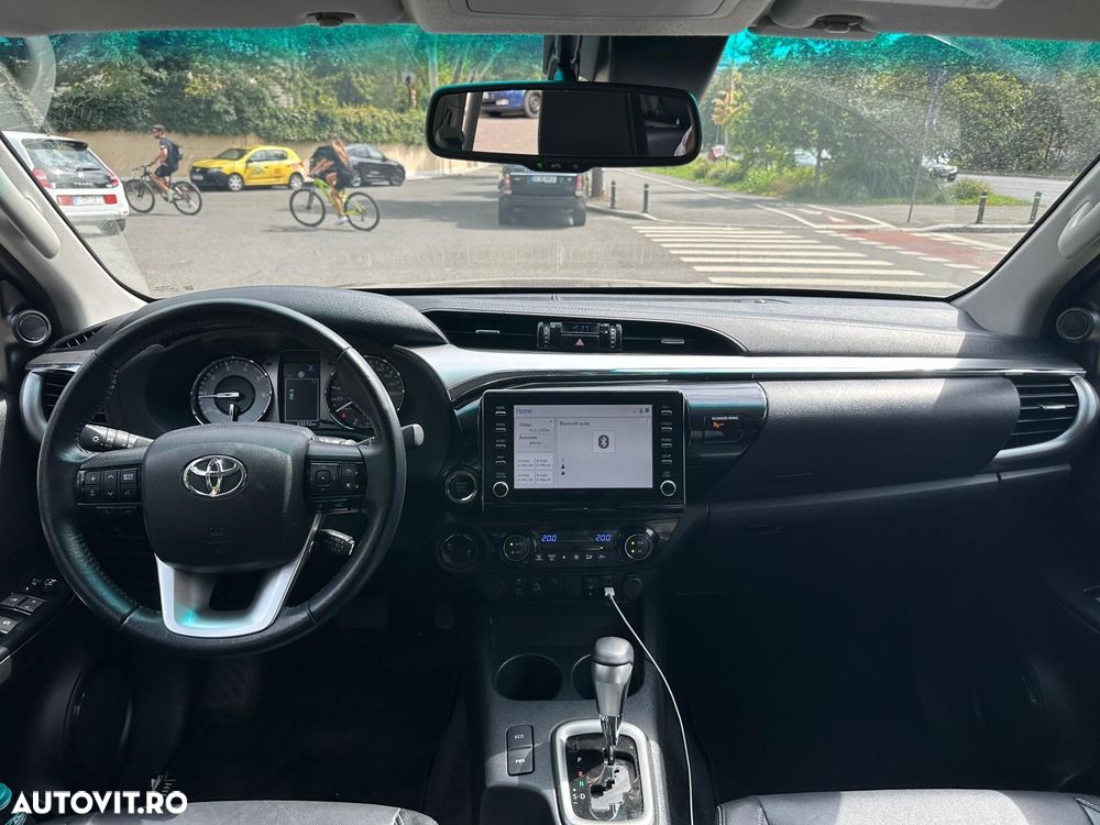 Toyota Hilux - 10