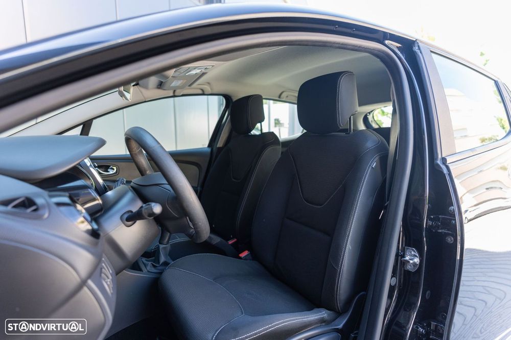 Renault Clio 1.2 16V 75 GPS - 8