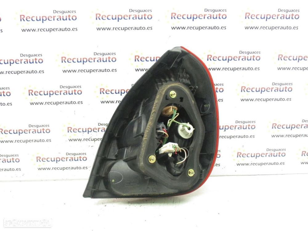 FAROLIM TRASEIRO ESQUERDO TOYOTA COROLLA COMPACT 2000 - 1