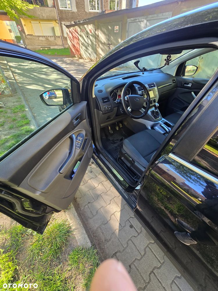 Ford Kuga 2.0 TDCi 2x4 Titanium - 11