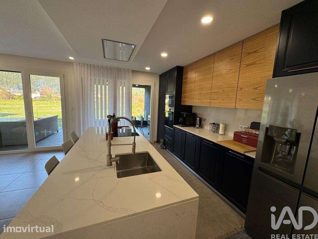 Casa / Villa T4 em Cabração e Moreira do Lima de 280 m2 - Grande imagem: 2/25