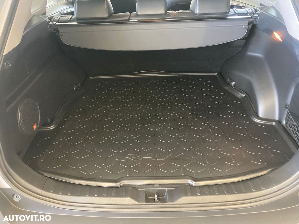Toyota RAV4 - 16