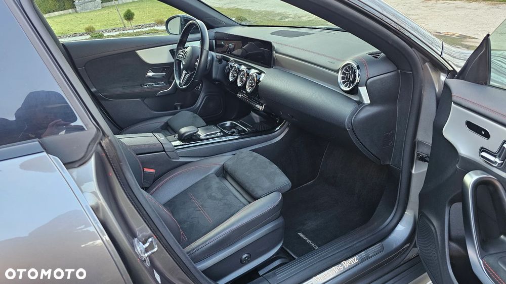 Mercedes-Benz CLA 250 4Matic 7G-DCT Progressive - 4