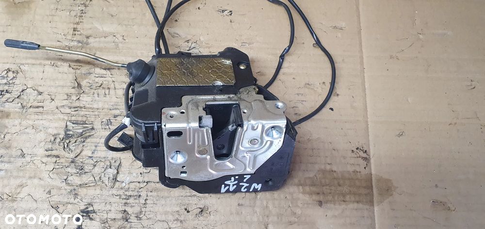 Zamek drzwi lewy przód przedni lewy Mercedes E-Klasa W211 2117200335 - 3