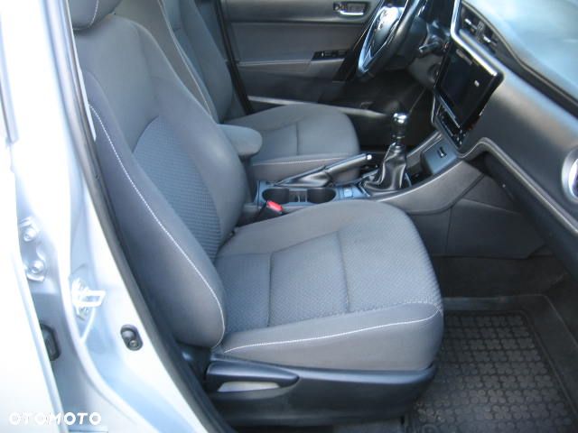 Toyota Corolla 1.6 Premium - 25