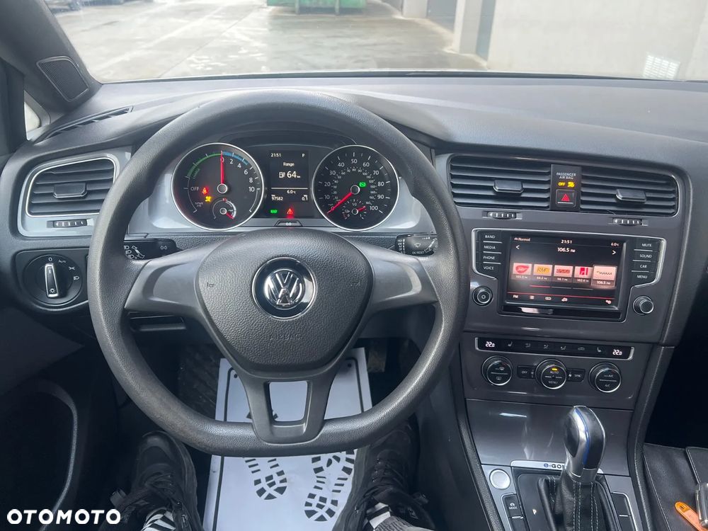 Volkswagen Golf Standard - 11
