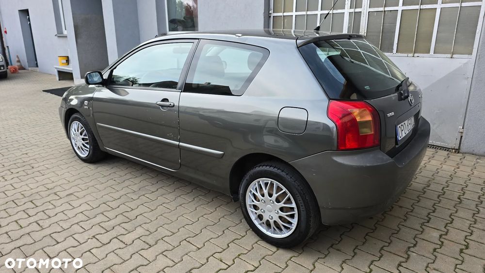 Toyota Corolla 1.4 VVT-i Base - 3