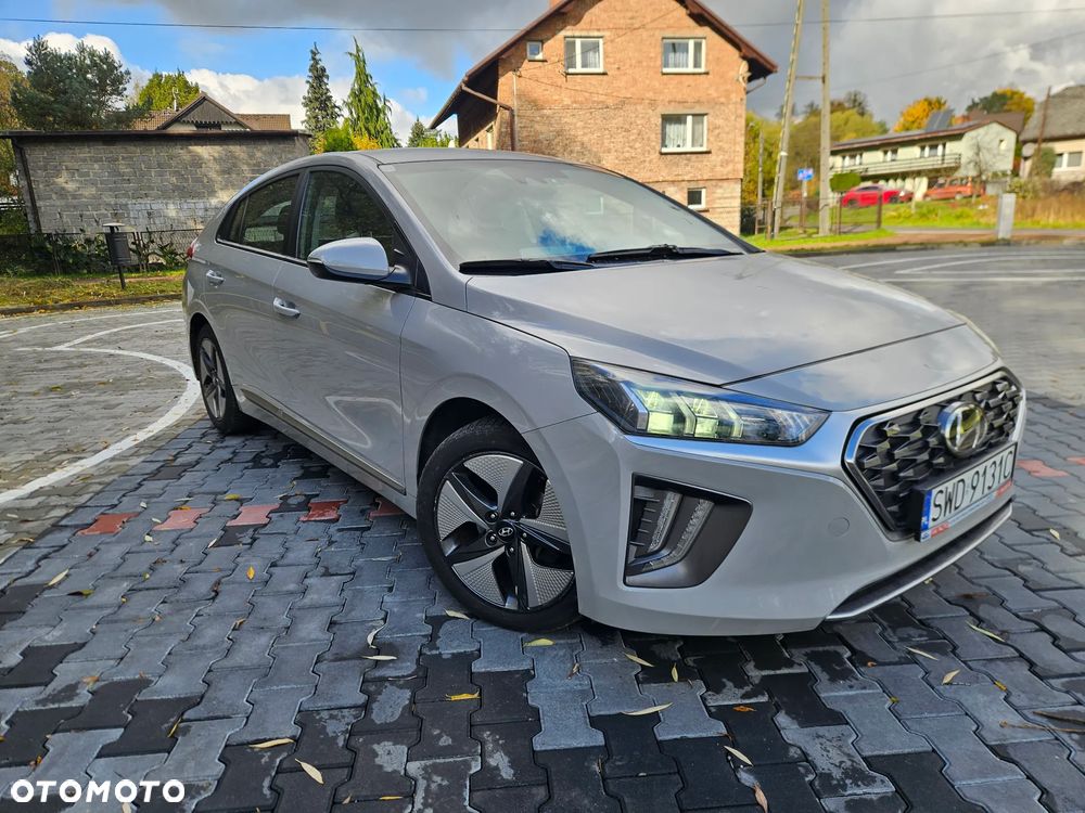 Hyundai IONIQ Hybrid Business - 25