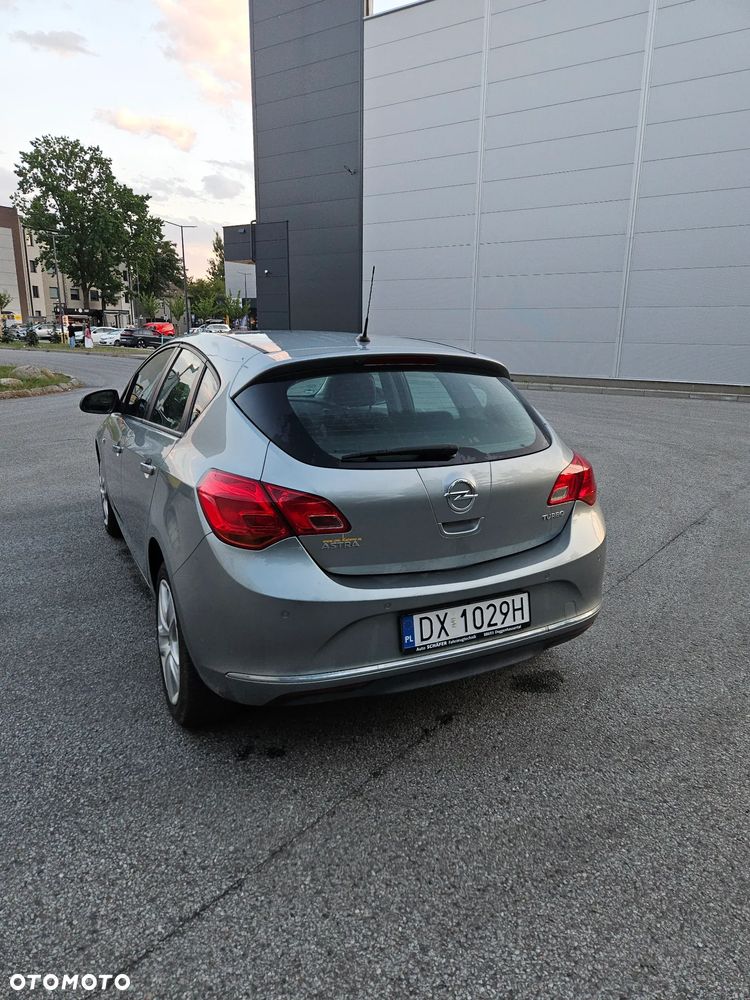 Opel Astra 2012