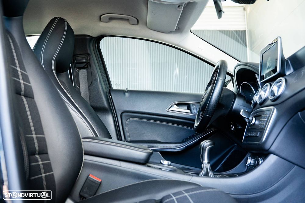 Mercedes-Benz GLA 180 d - 18