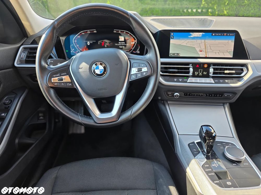 BMW Seria 3 318i Sport - 22