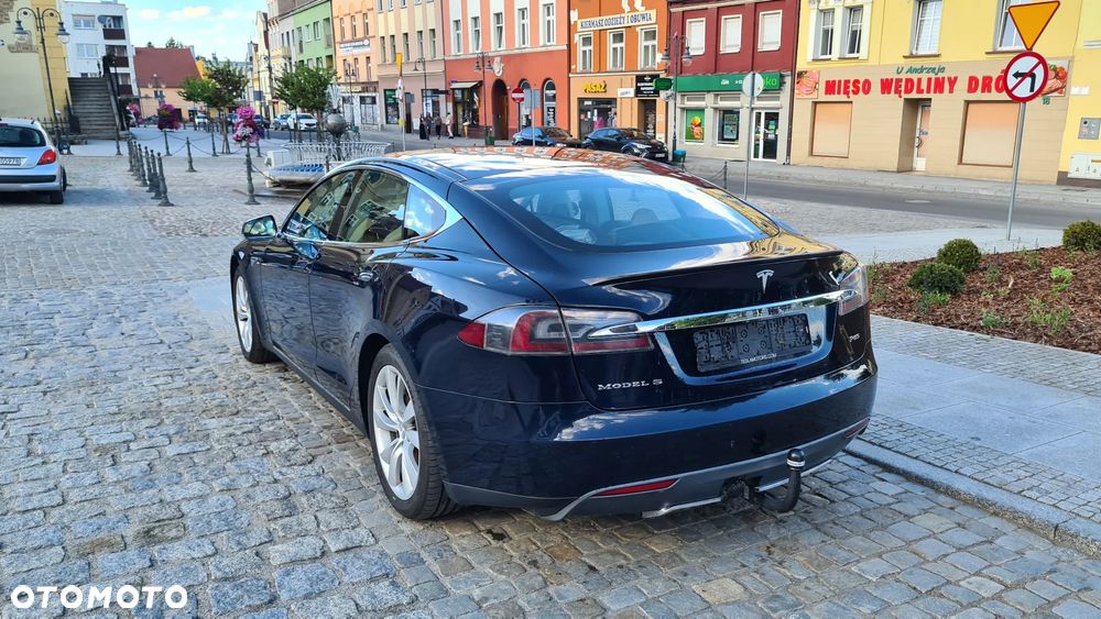 Tesla Model S - 9