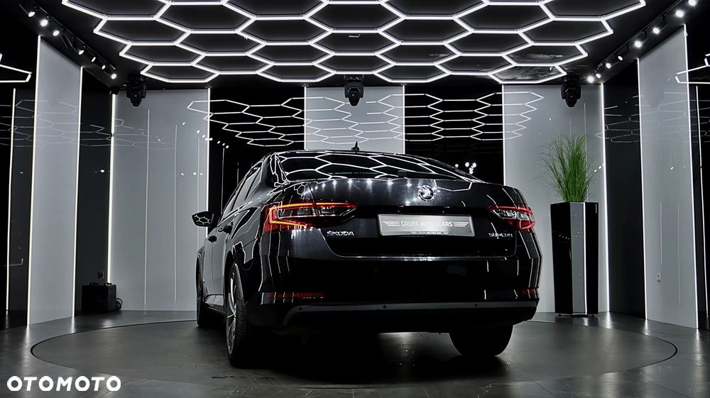 Skoda Superb 2.0 TDI L&K DSG - 6