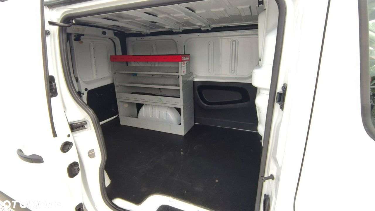 Opel Vivaro - 8