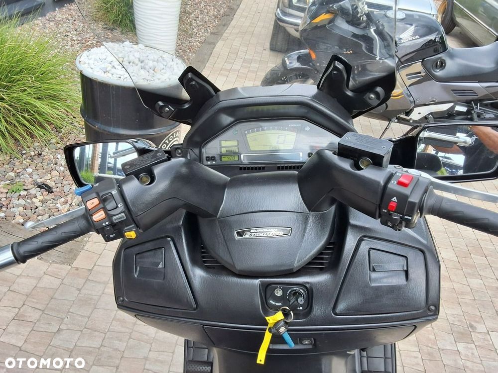 Suzuki Burgman - 16