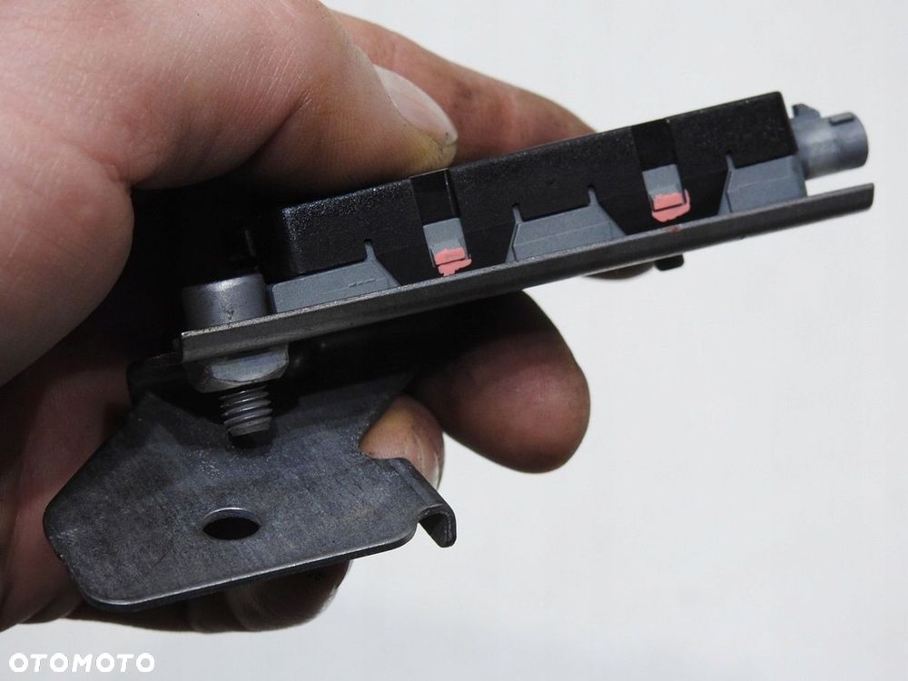 WZMACNIACZ ANTENY VW TOURAN 1T0035577 - 5
