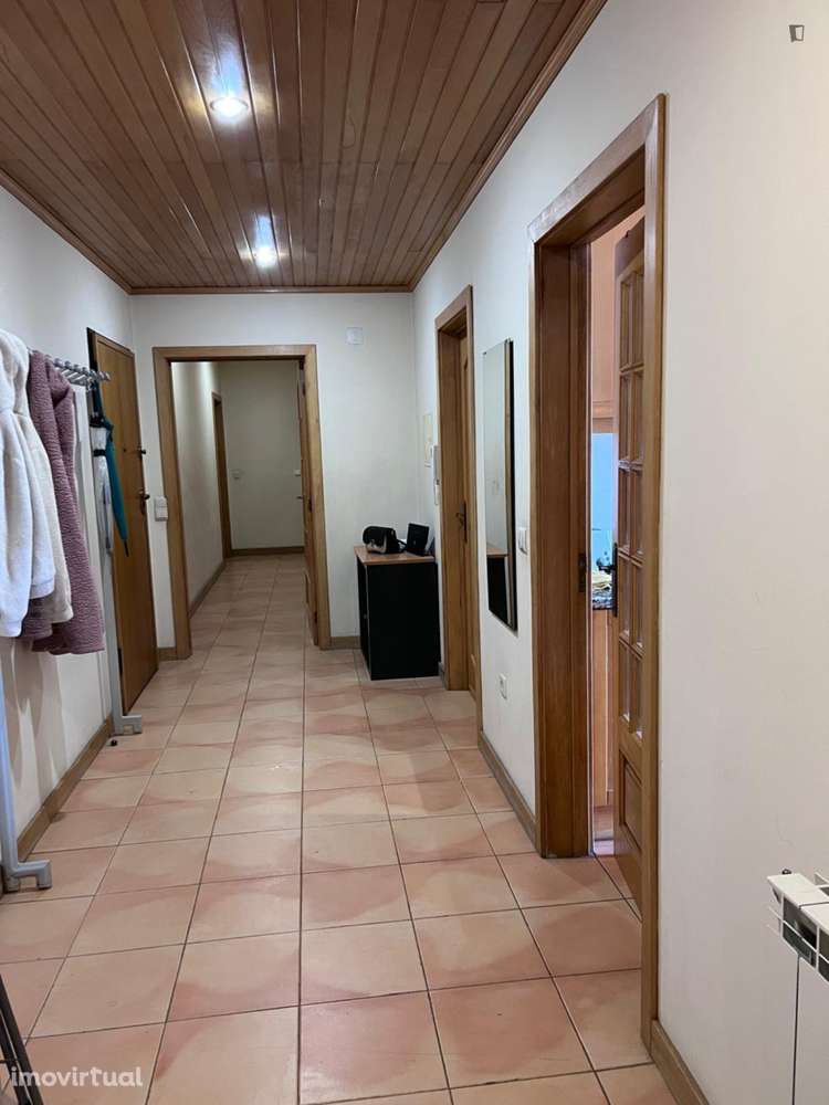 Quarto - localizado em Aveiro - Grande imagem: 5/5