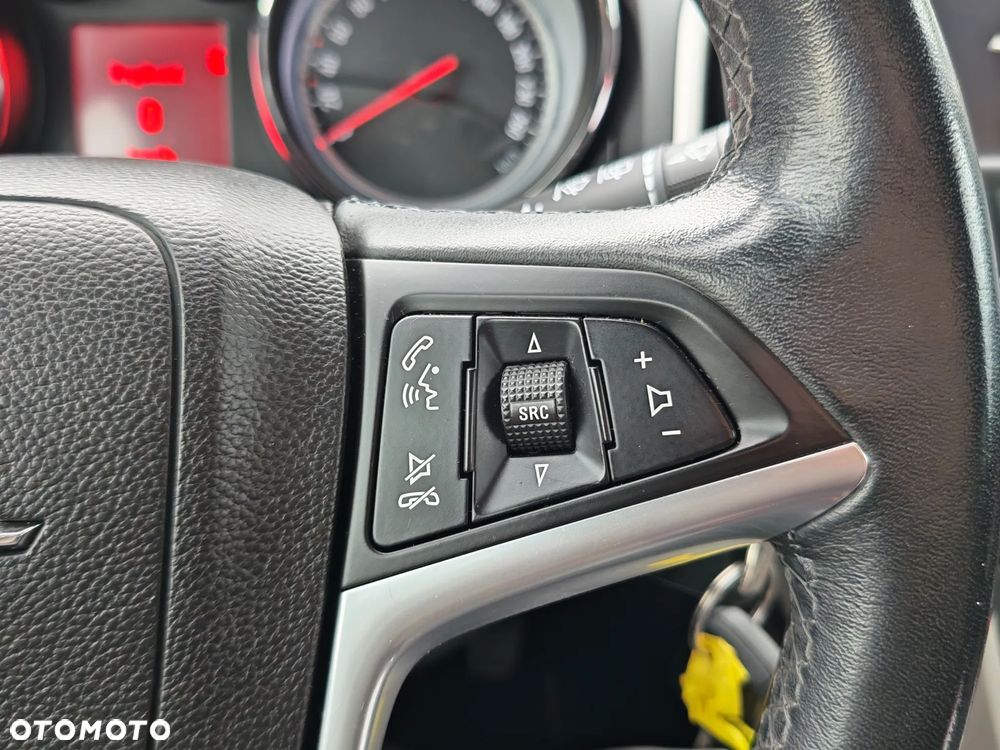 Opel Astra 2011